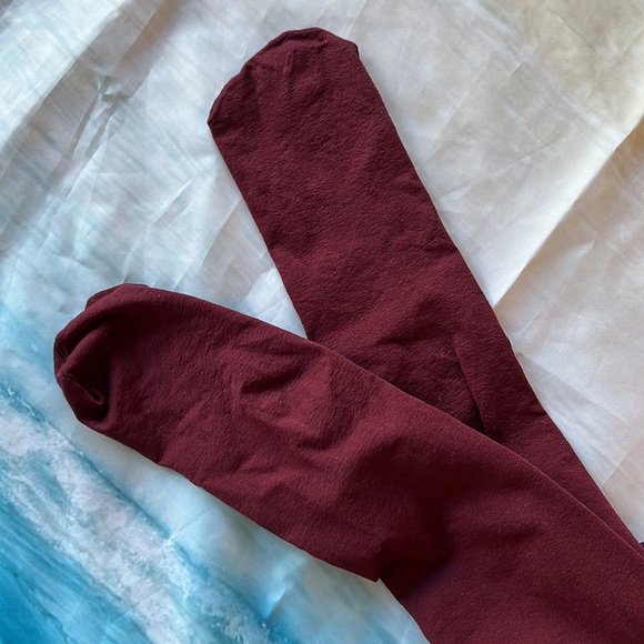 HANES Wine Color Silk Reflections Panty Hose SIZE AB - Picture 8 of 8